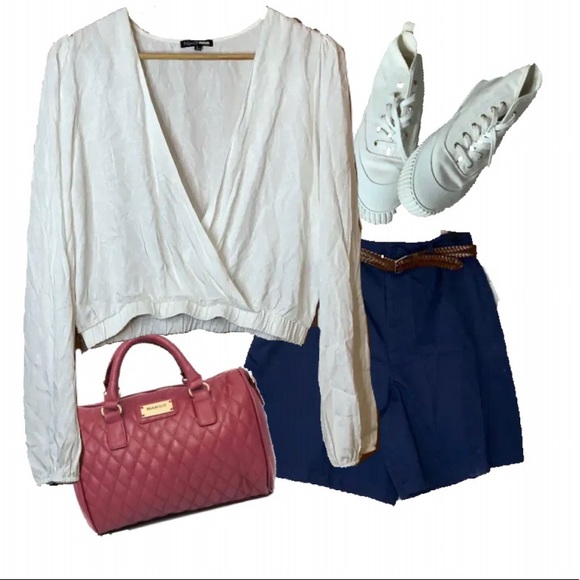 WHITE CROP ‘FASHIONNOVA’ TOP!!! - Picture 2 of 11